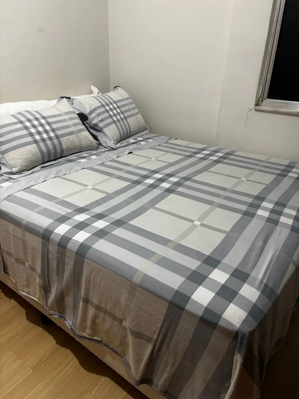 Cama Box Queen  em ótimo estado - Foto 2