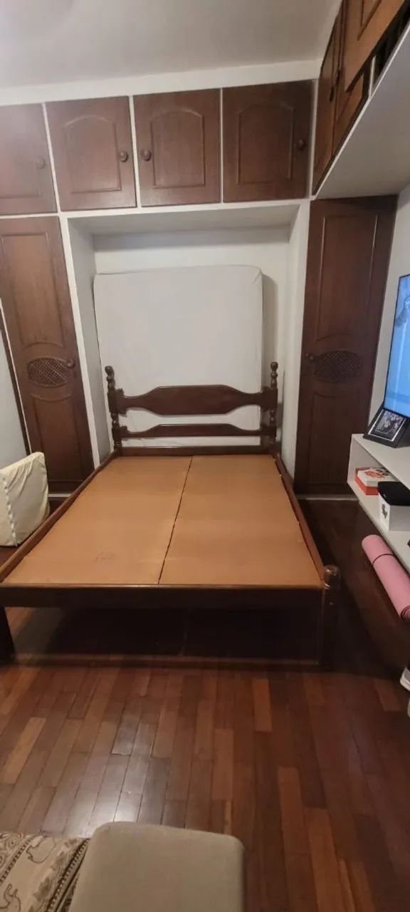 Cama casal em madeira sucupira ,com colchão.  - Foto 2