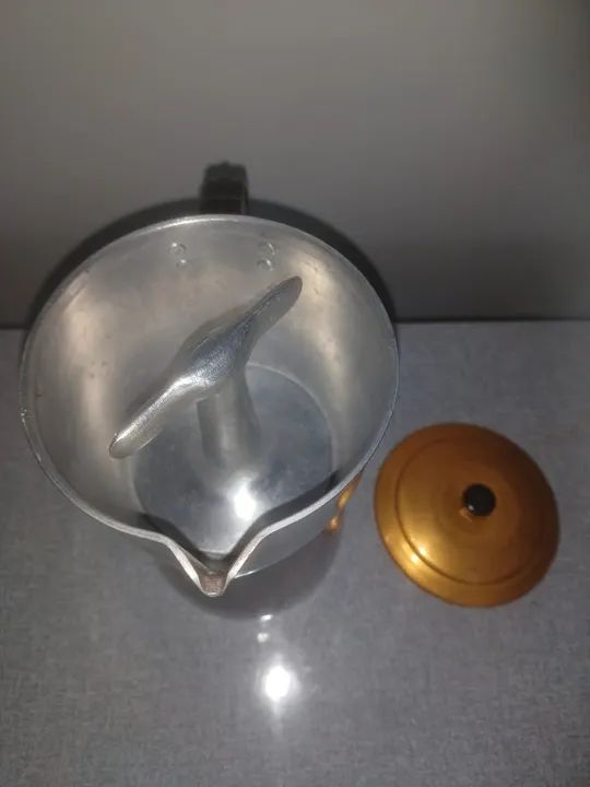 Antiga e rara cafeteira Favaretto - Foto 2