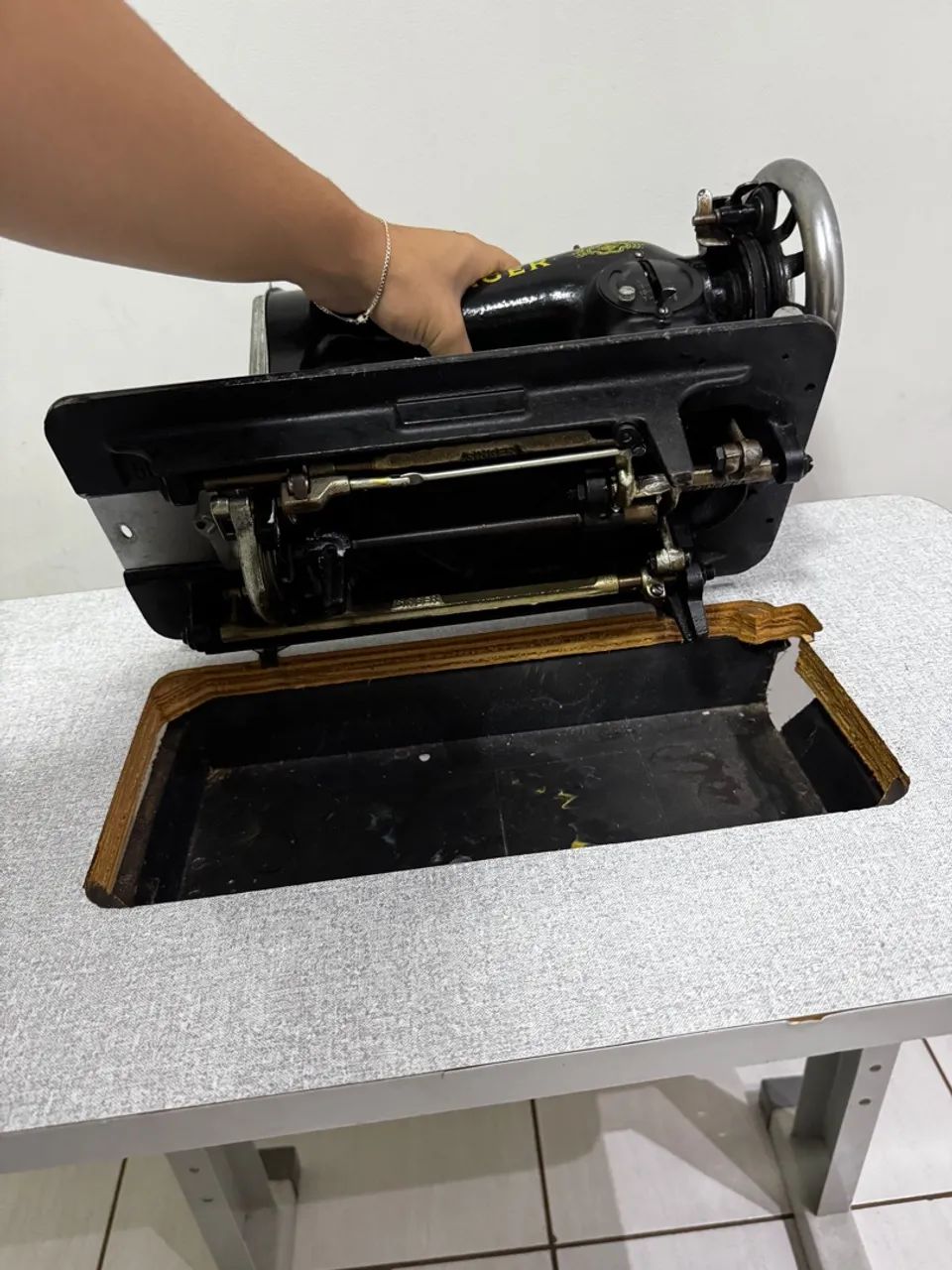 Máquina de costura Singer - Foto 6