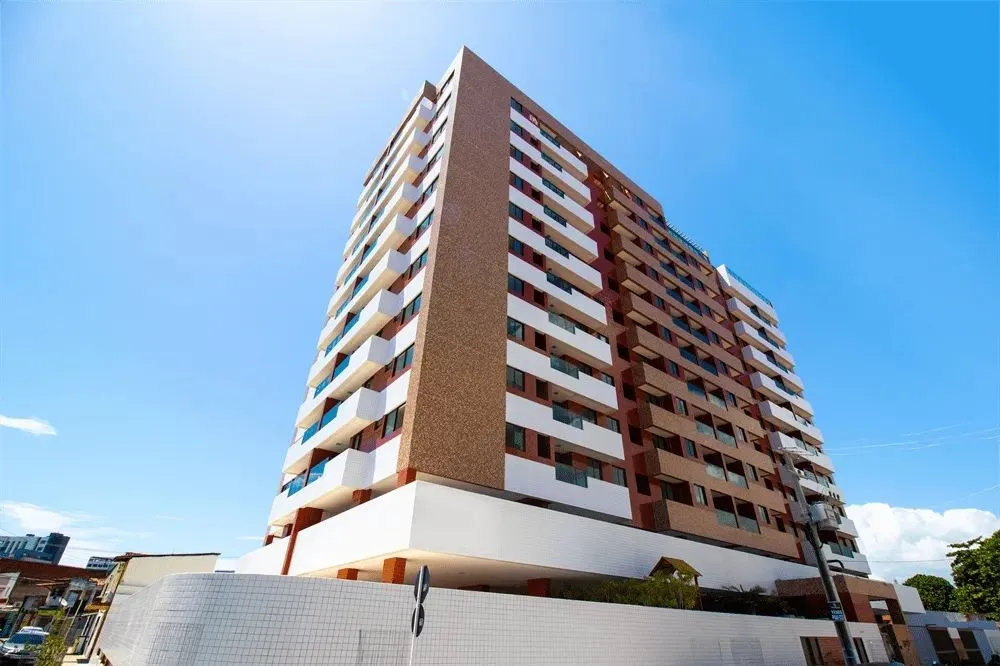 Aluga-se Excelente Apto no EDF. DUETTO, com 03 Quartos, Mobiliado, entre a Ponta Verde e P