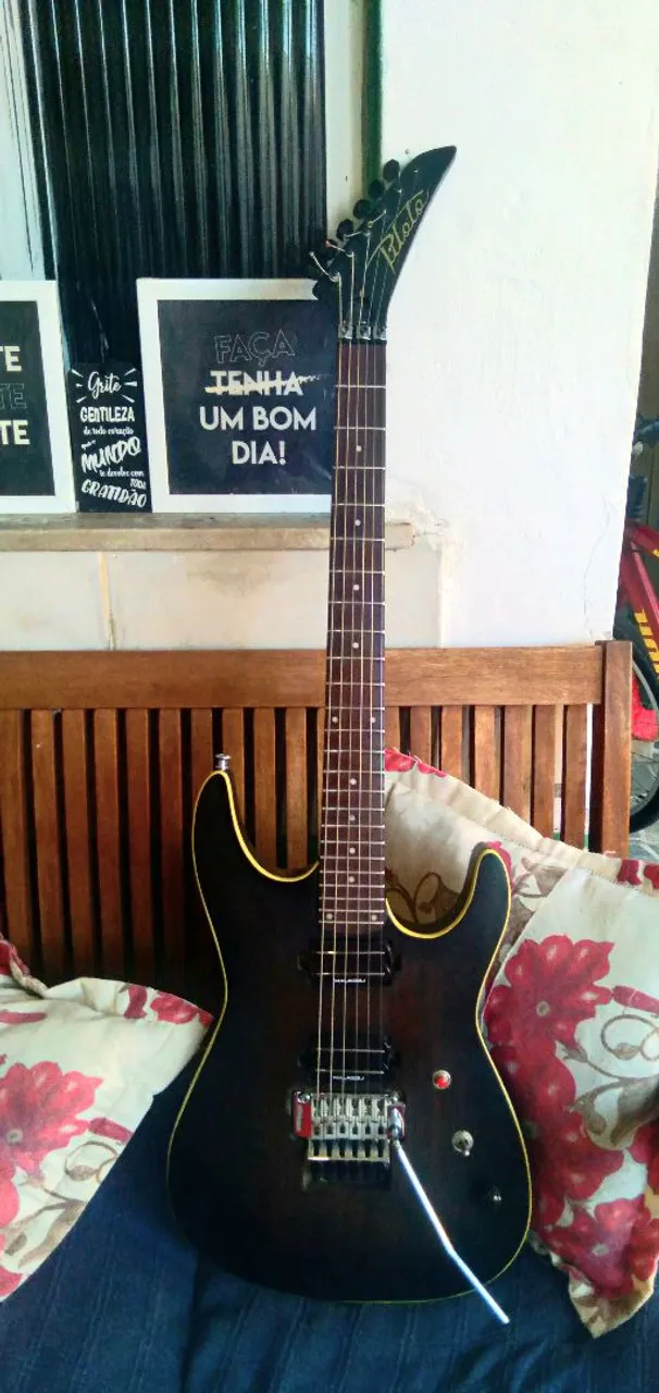 Guitarra Elétrica Modificada por Luthier