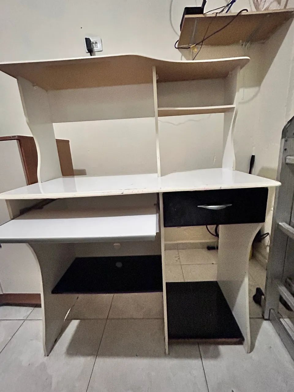 Móvel com teclado64221270363906122