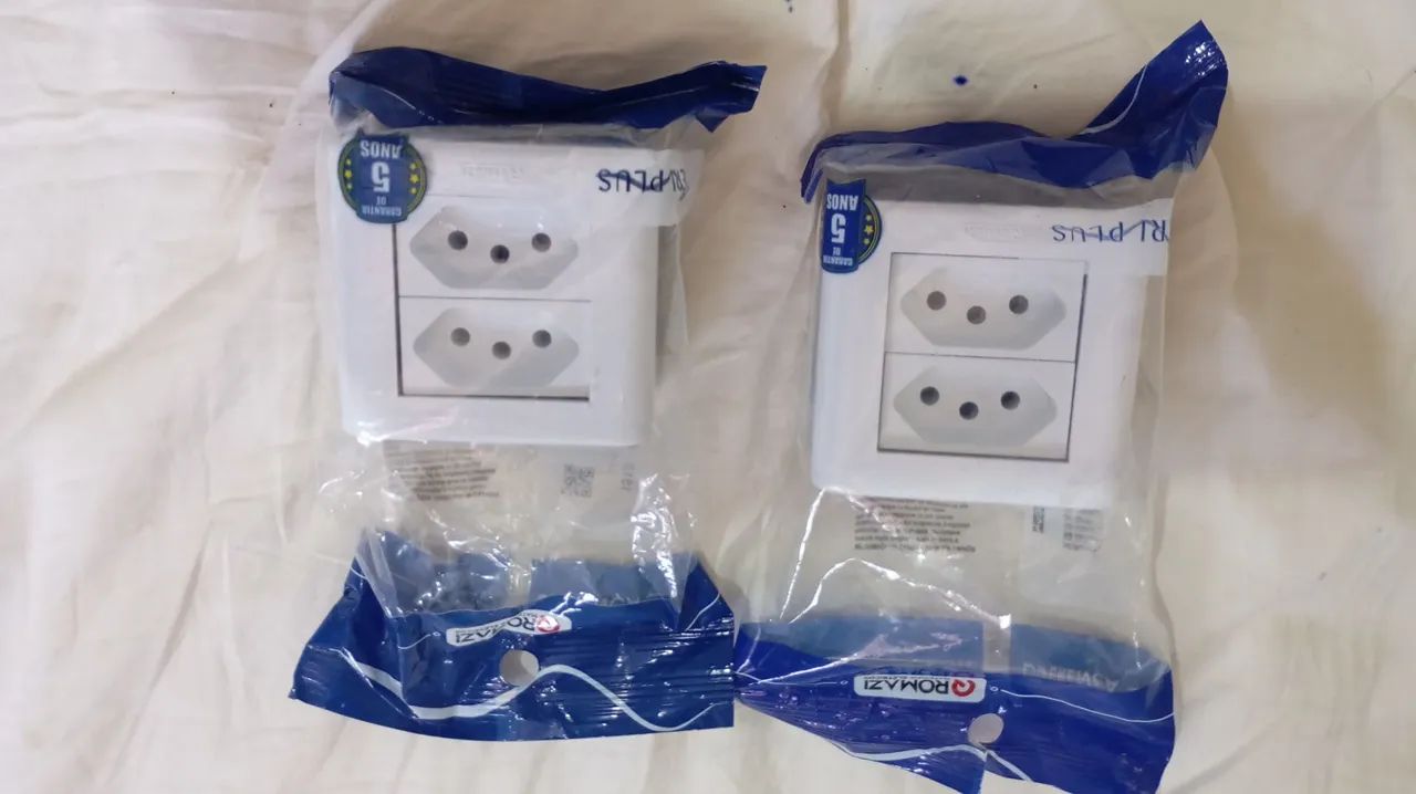 Tomadas de sobrepor 64242732376577120