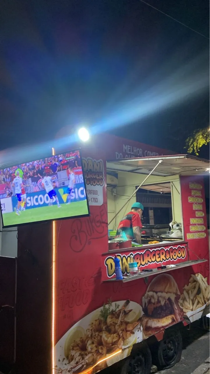 Vendo Trailer Burgers e comida