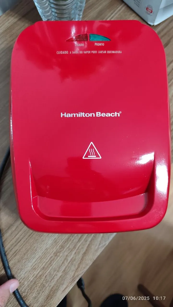 Sanduicheira Hamilton Beach vermelha
