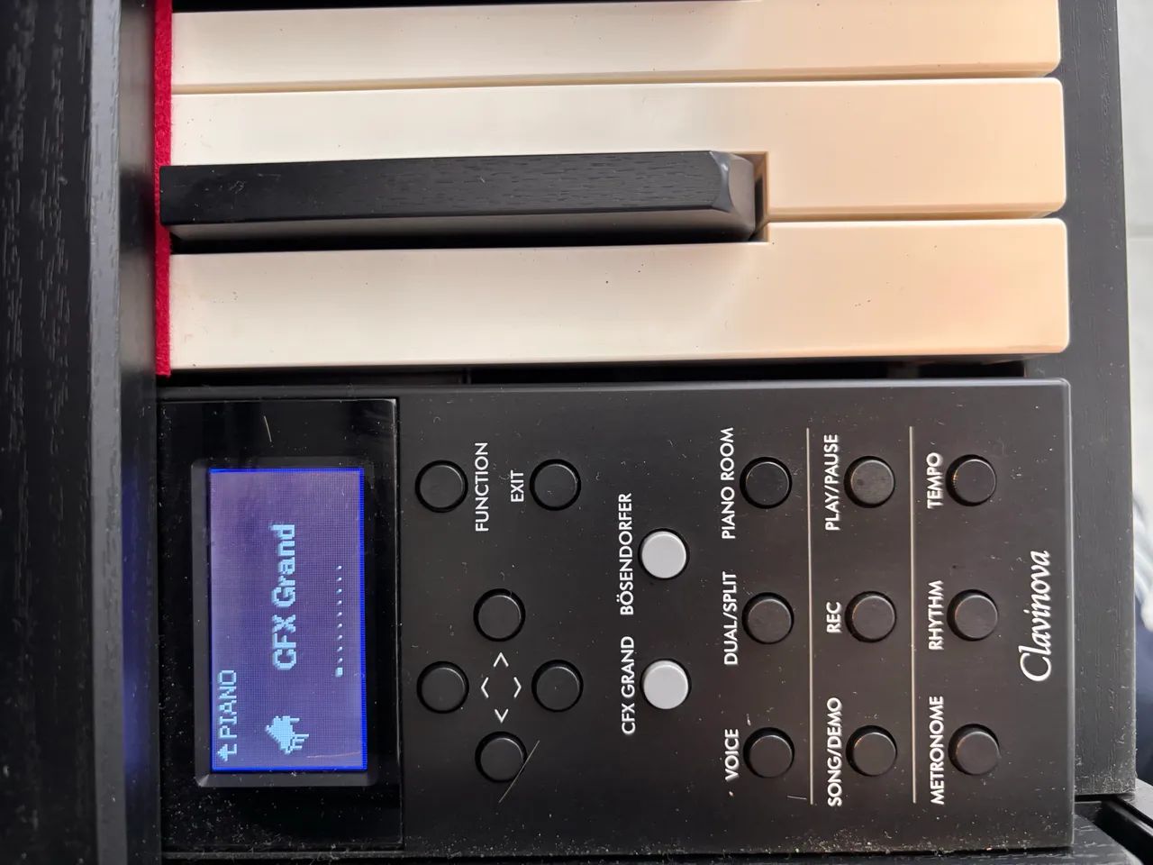 Piano Yamaha Clavinova CLP 735 - Instrumentos musicais - Sauaçu
