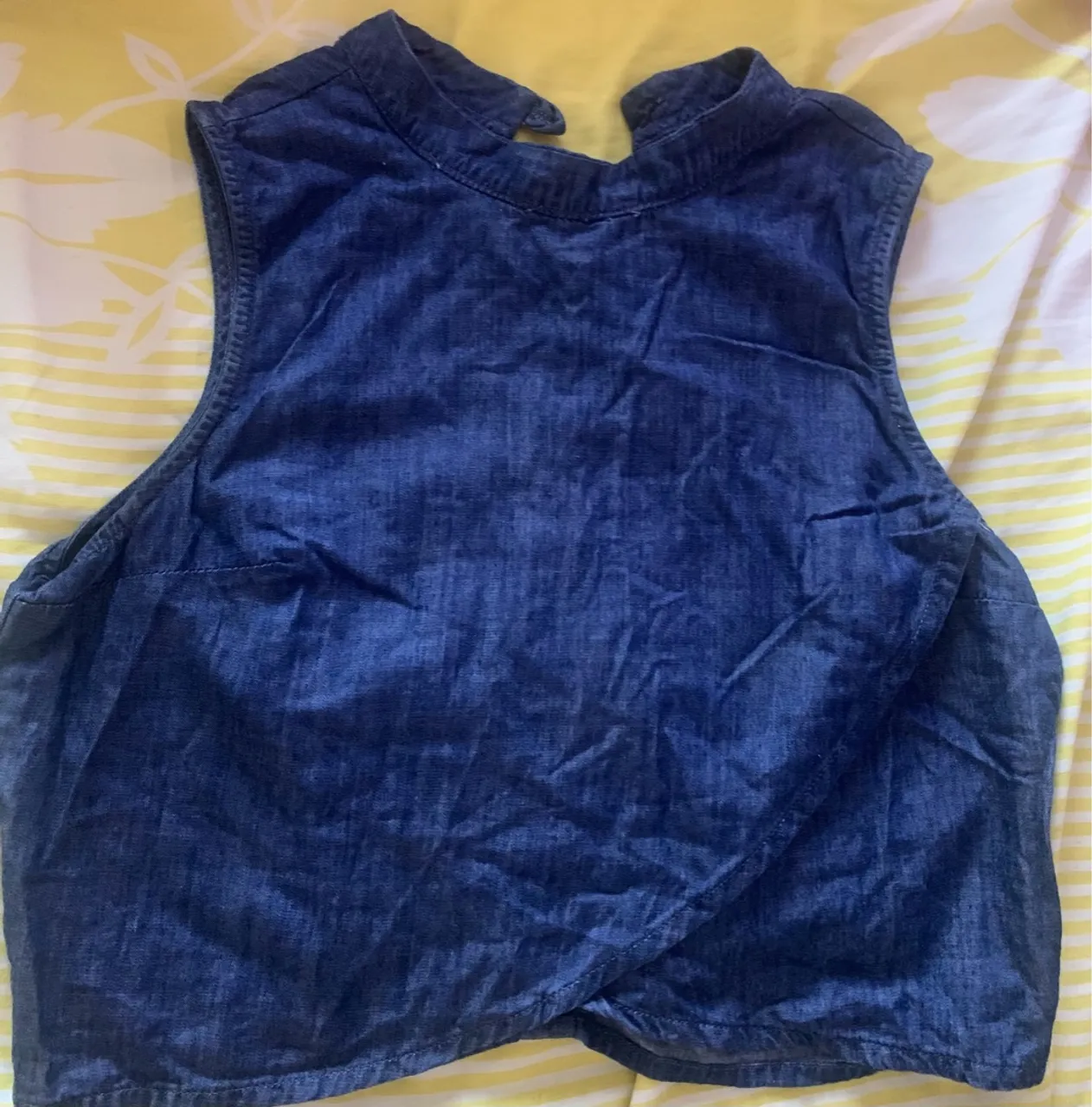 Blusa Jeans Feminino sem Manga
