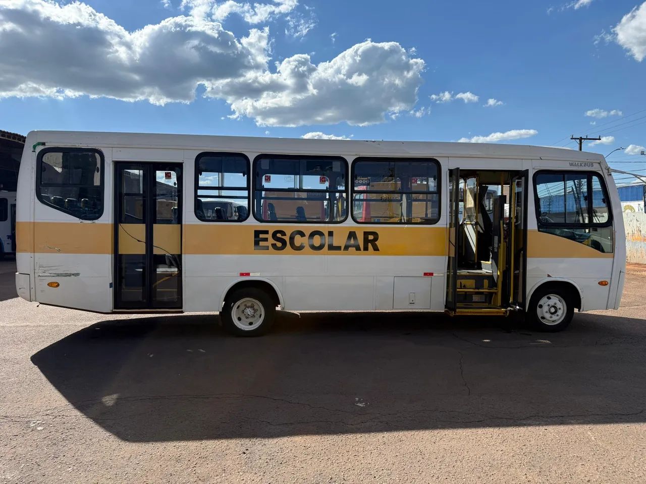 Ônibus Agrale Walkbus Panter ano 2014/2014 MWM com 22 Lugares e acessibilidade  - Foto 4