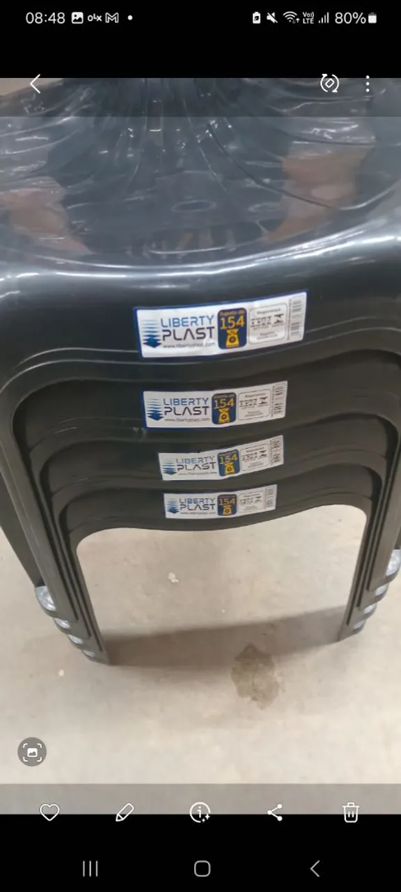 Cadeiras emesas de plástico liberty 50$