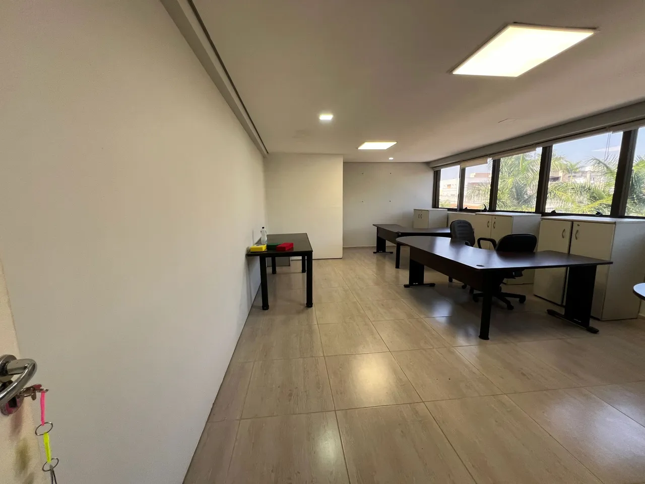 Sala comercial na granja Viana km 22