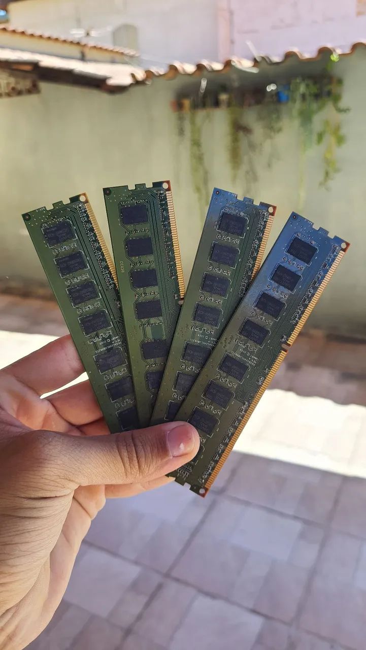 8 Gigabytes de Memória RAM DDR3 1333MHz 4x2GB