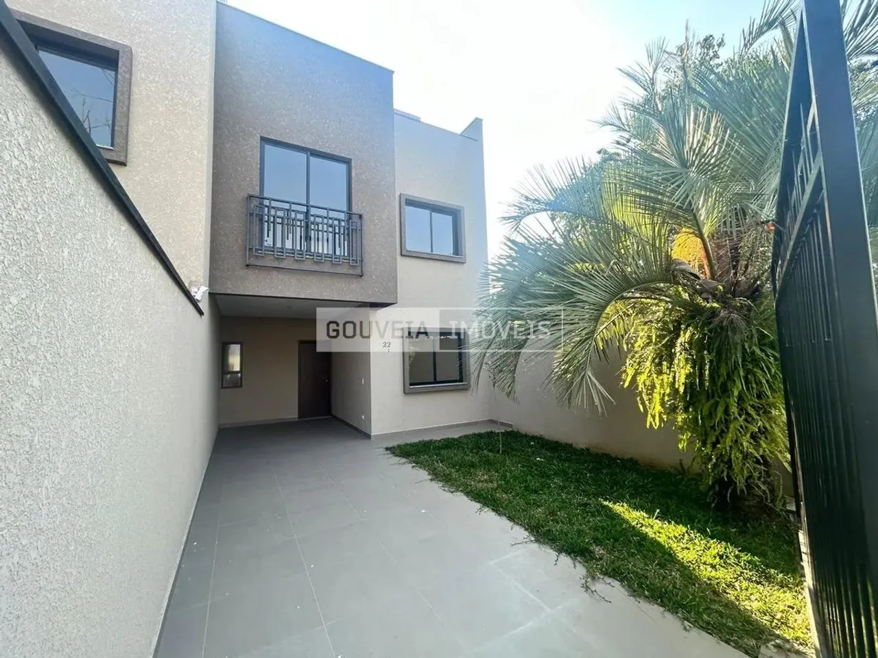 Sobrado 3 Dormitórios, 1 Suíte, 158,70 m², à venda por R$ 875.000 - Novo Mundo, Curitiba (
