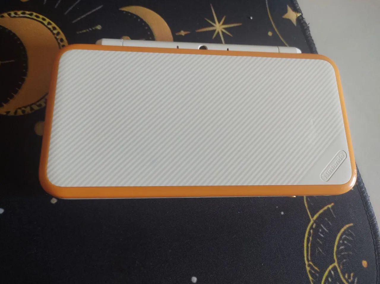 Nintendo New 2DS Branco e Laranja