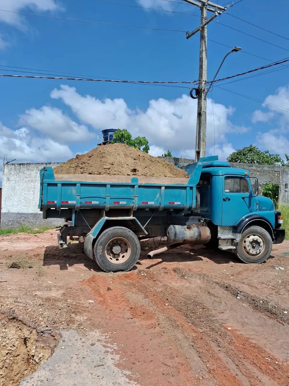 Venda de aterro, areia, seixo e retirada de entulho 