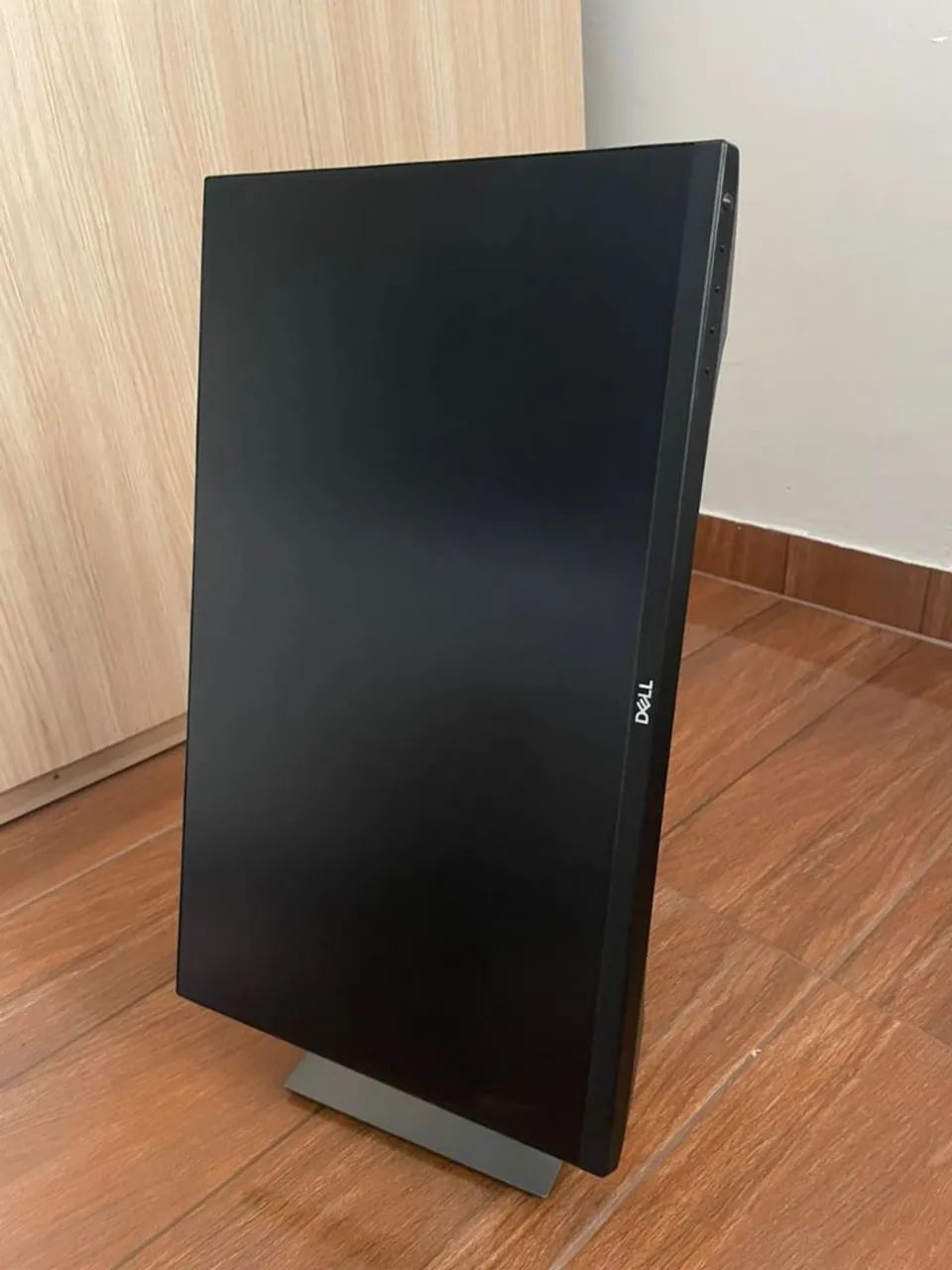 Monitor Dell ergonômico 