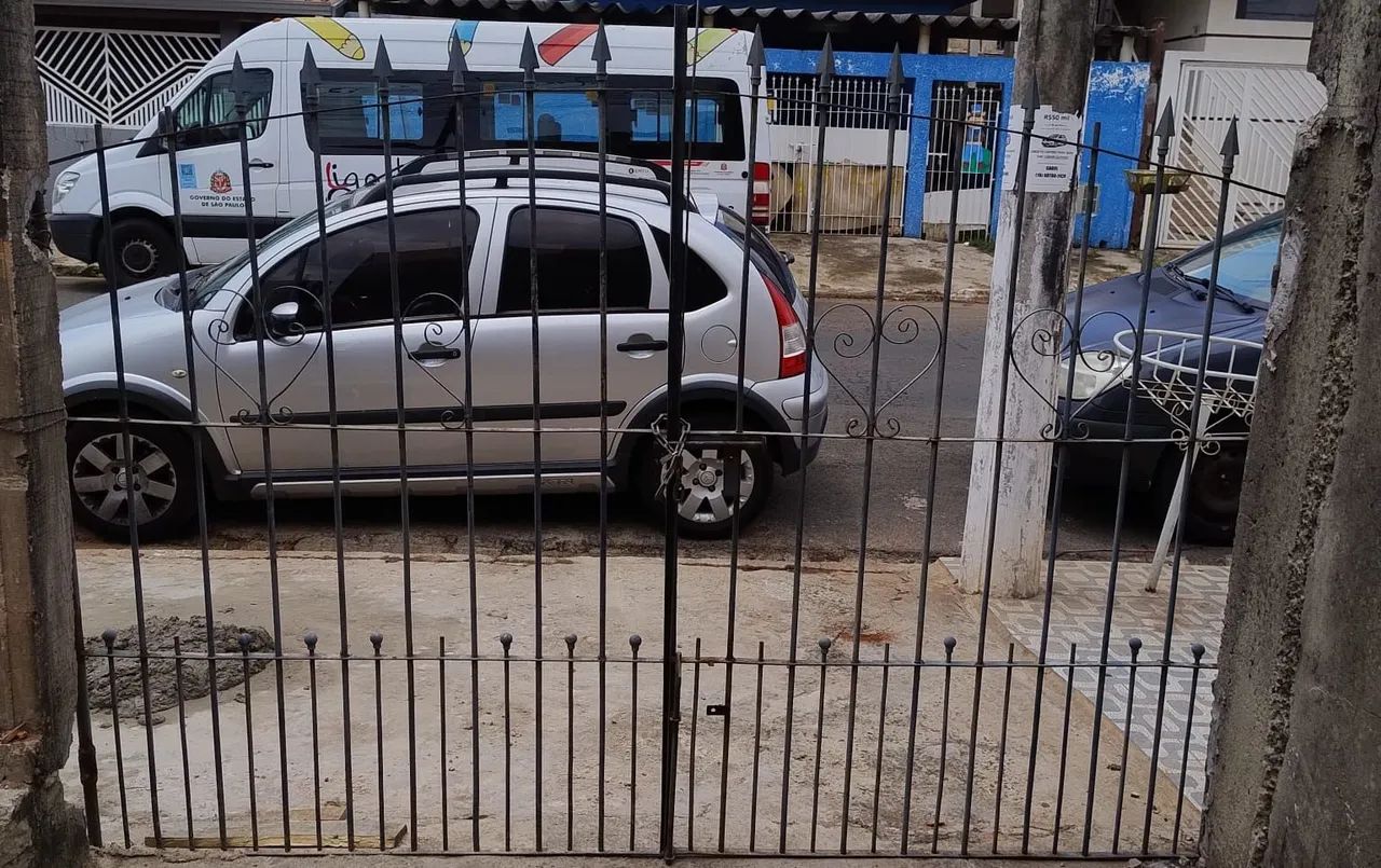 Vende-se portão 2,5 X 1,8. - Foto 2