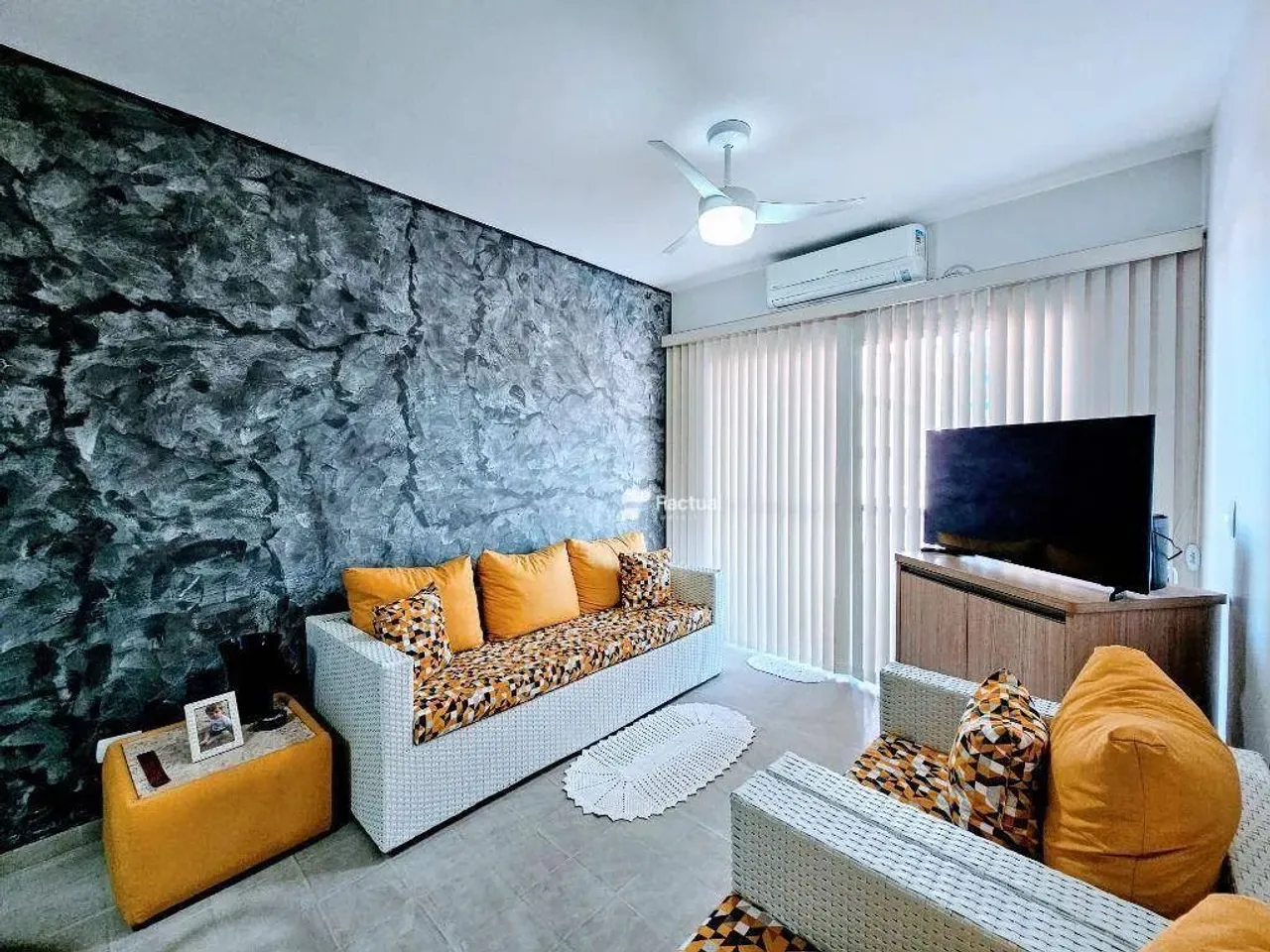 Apartamento à venda na Praia do Tombo - Guarujá/SP.