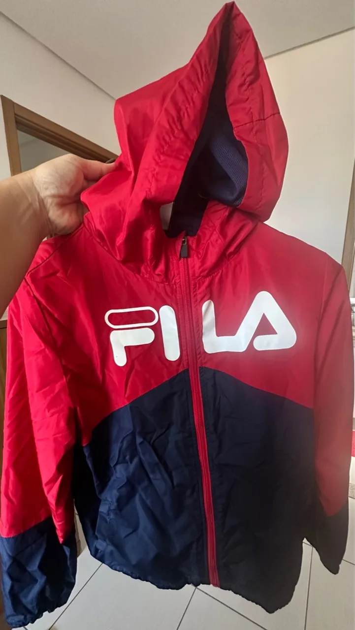 Casaco infanto juvenil Novo da marca Fila original com capuz