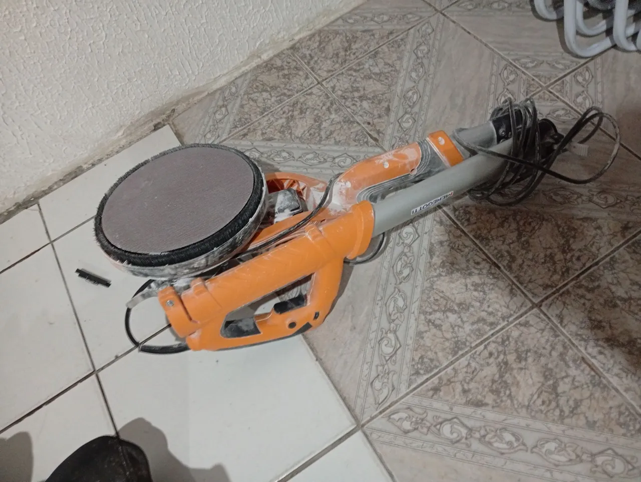 Lixadeira de Teto e Parede - Menegotti
