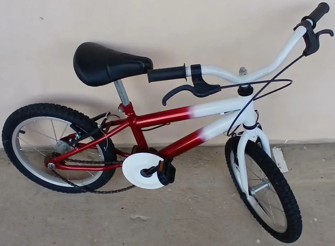 Bicicleta aro 16 usada poucas vezes com rodinhas. - Foto 2