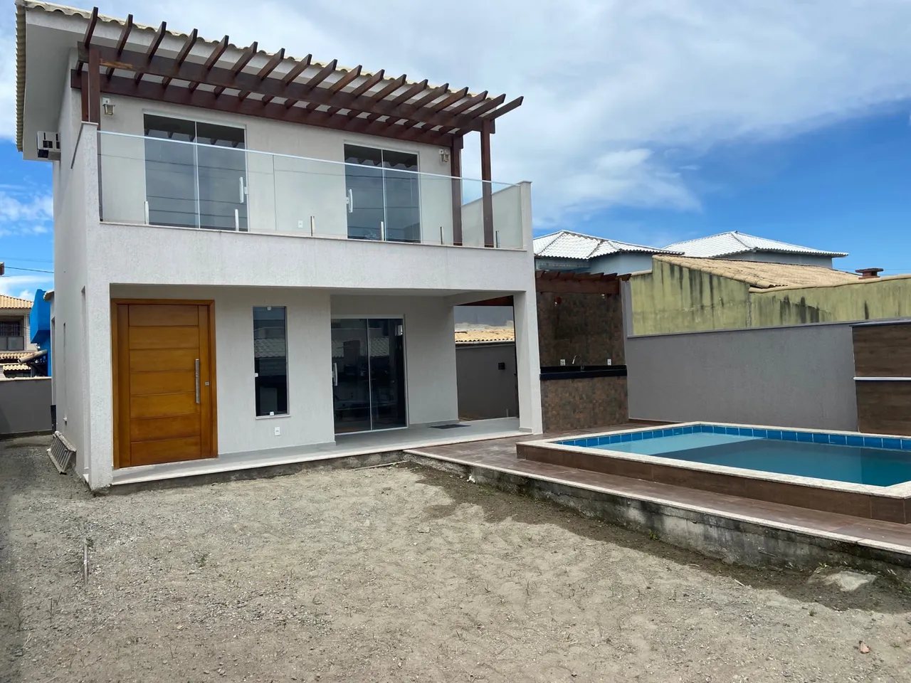 CASA DUPLEX COM 3 QUARTOS/ PISCINA CONDOMÍNIO FECHADO! MONTE ALTO ARRAIAL DO CABO- RJ