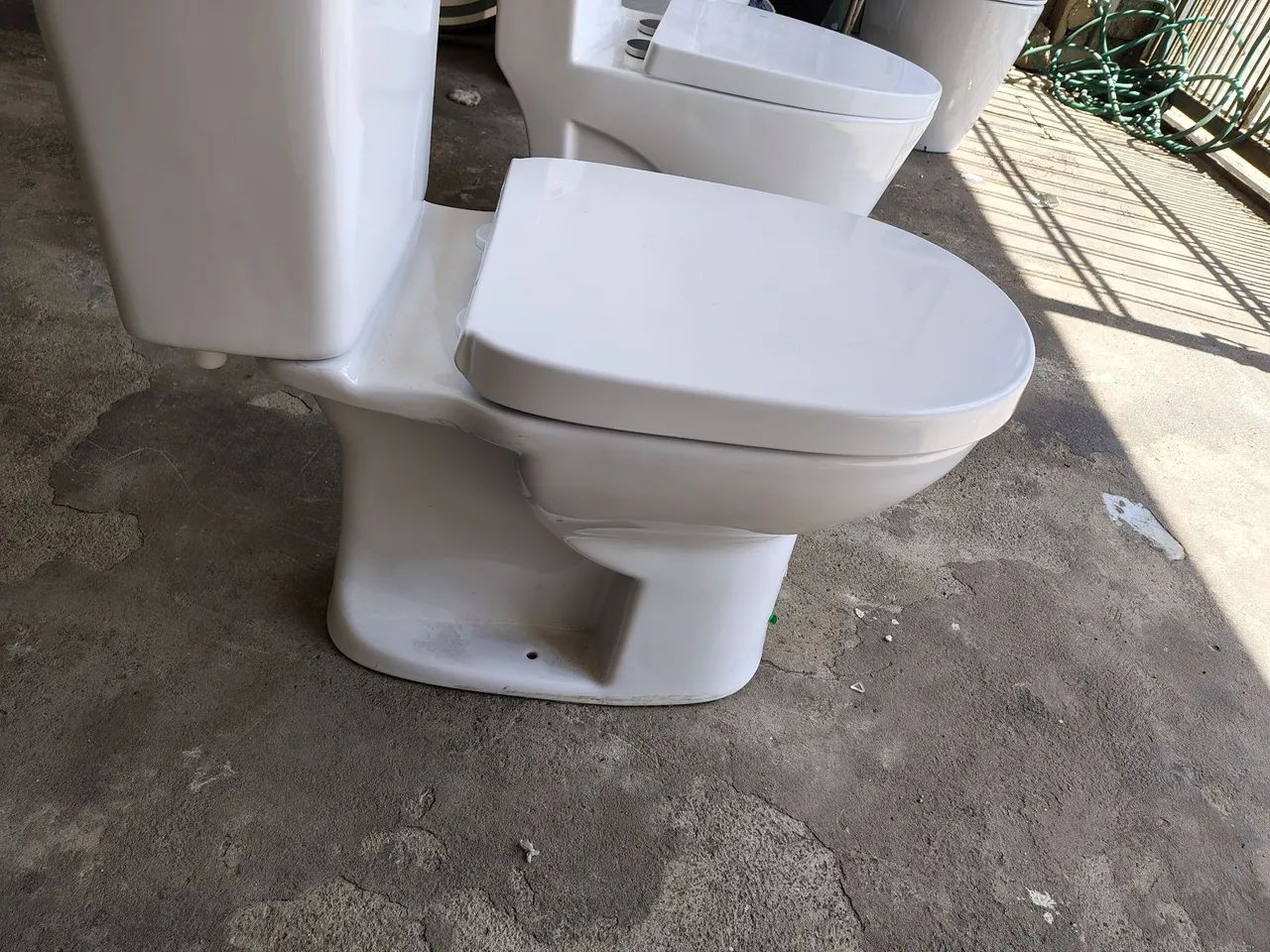 Vaso Sanitário com cx  round roca - Foto 3