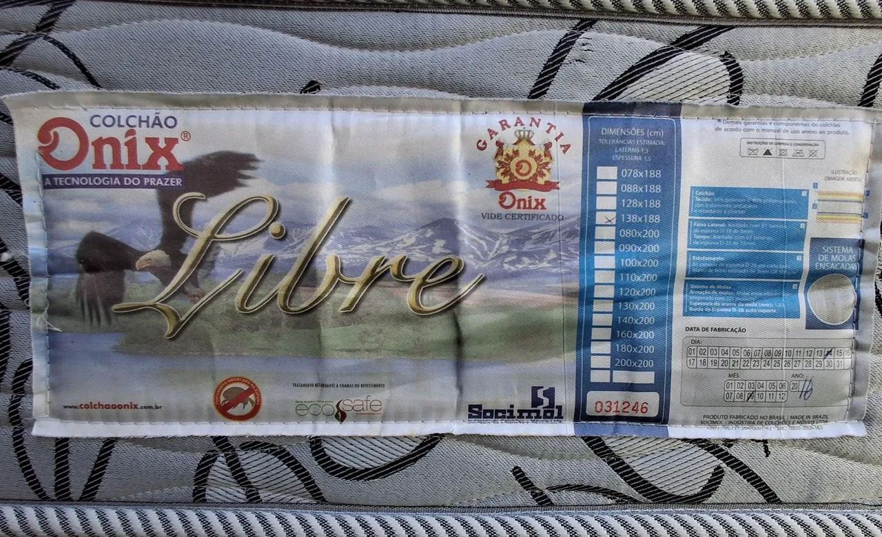 Cama box com colchão de molas ensacadas