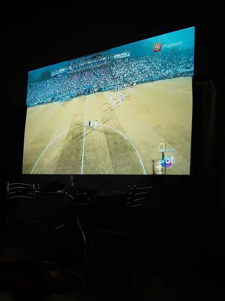Projetor para assistir jogos da Copaem casa