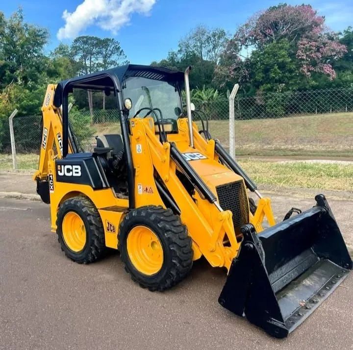 Mini Retroescavadeira jcb 1cx ano 2014