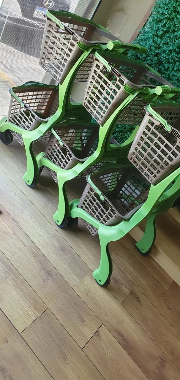 CONJUNTO COM 02 CARRINHOS DE SUPERMERCADO COM 2 CESTOS EM CADA - 25L - MARCA SIRIS