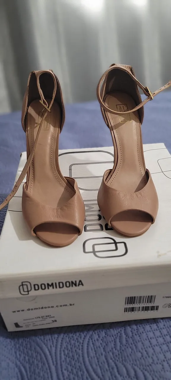 Sandália feminina bege Allú
