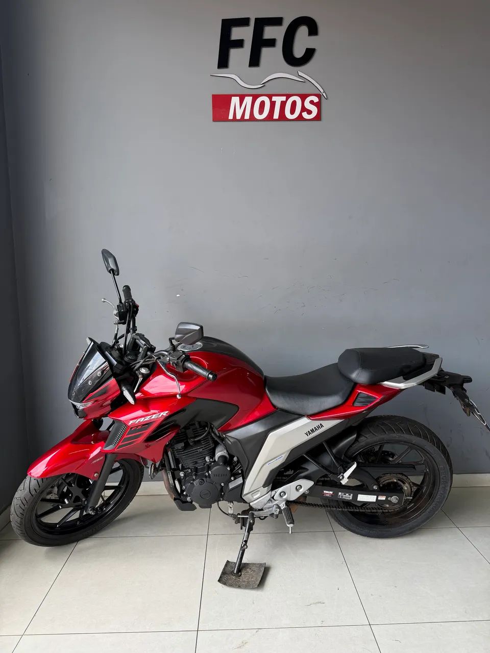 Fz25 ano 2023 ABS Faço Financiamento aceito moto na troca  - Foto 5