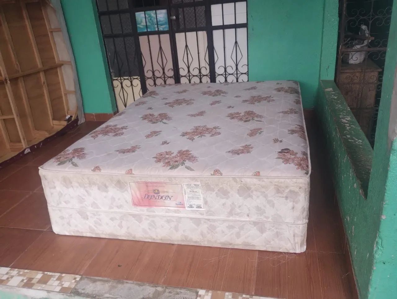 Cama Casal Espuma - Semi Nova (ENTREGA GRÁTIS) - Foto 2