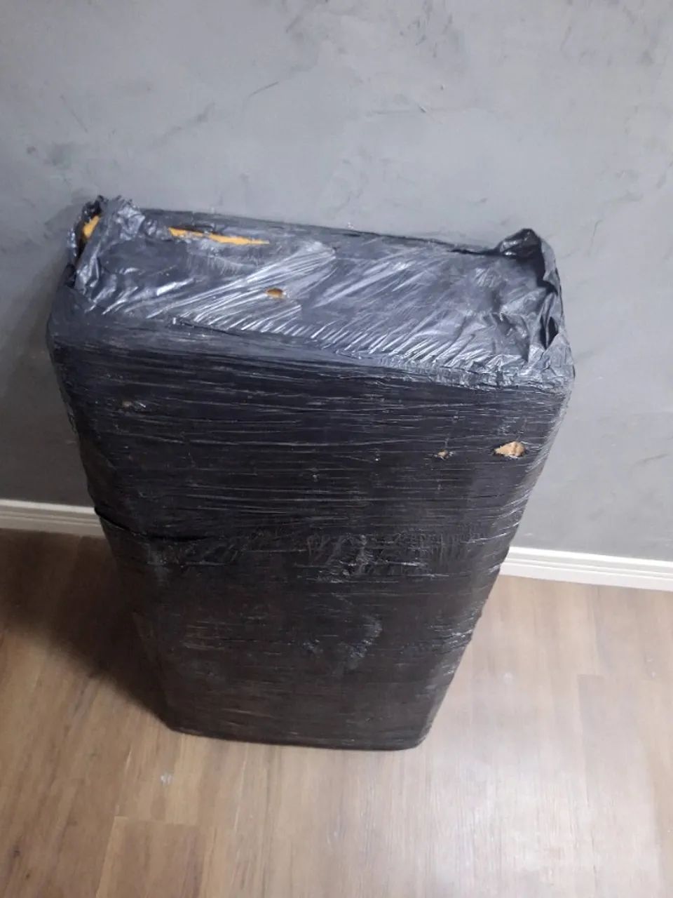 Selling 3 beautiful and compact desks