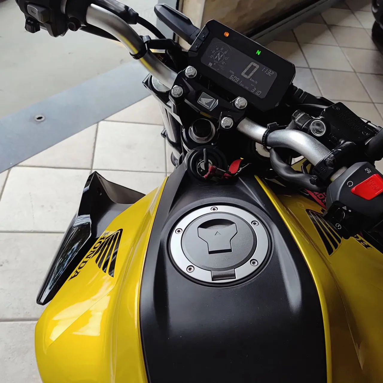 Honda CB 300F 2023 - Foto 3