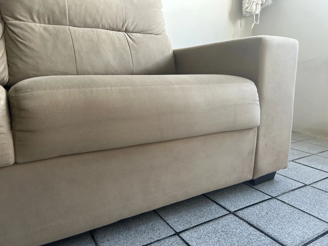 Sofá 3 Lugares Herval Suede 196cm Bege - Foto 2