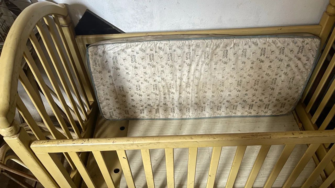 Berço de madeira maciça  - Foto 3