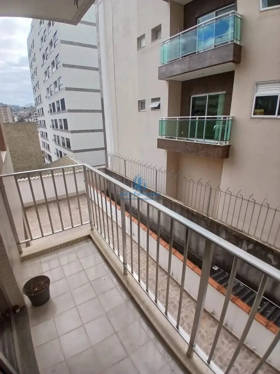 Apartamento à venda e aluguel em São Lourenço, Centro - 80m² REF: AV194