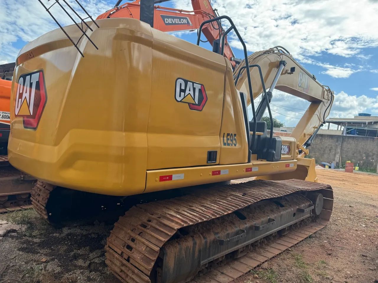 Escavadeira Caterpillar 320 - Foto 4