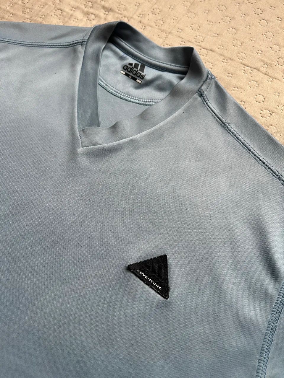 Camiseta Adidas Adventure original  - Foto 2