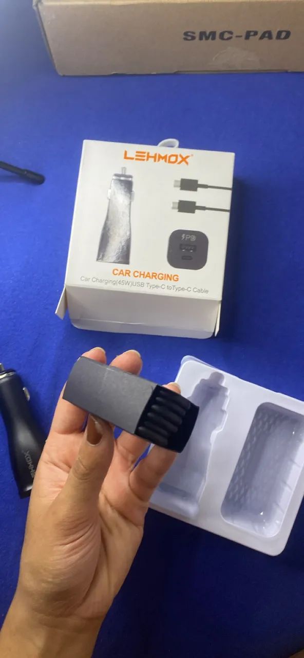 Aparelho de carregar celular no carro ? 