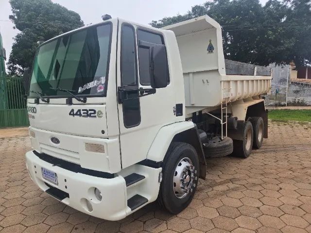 Cargo 4432/06 truck caçamba documentado 