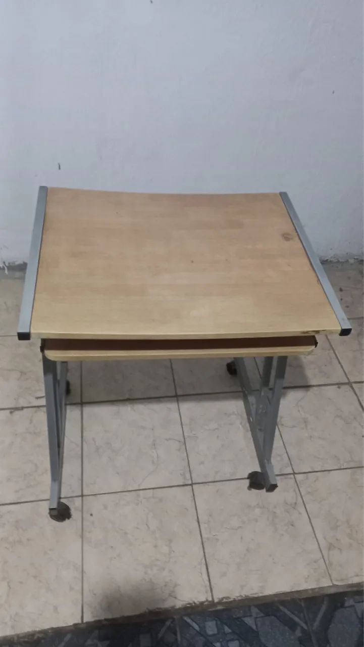 Mesa para computador/escritório com bandeja para teclado - Foto 2