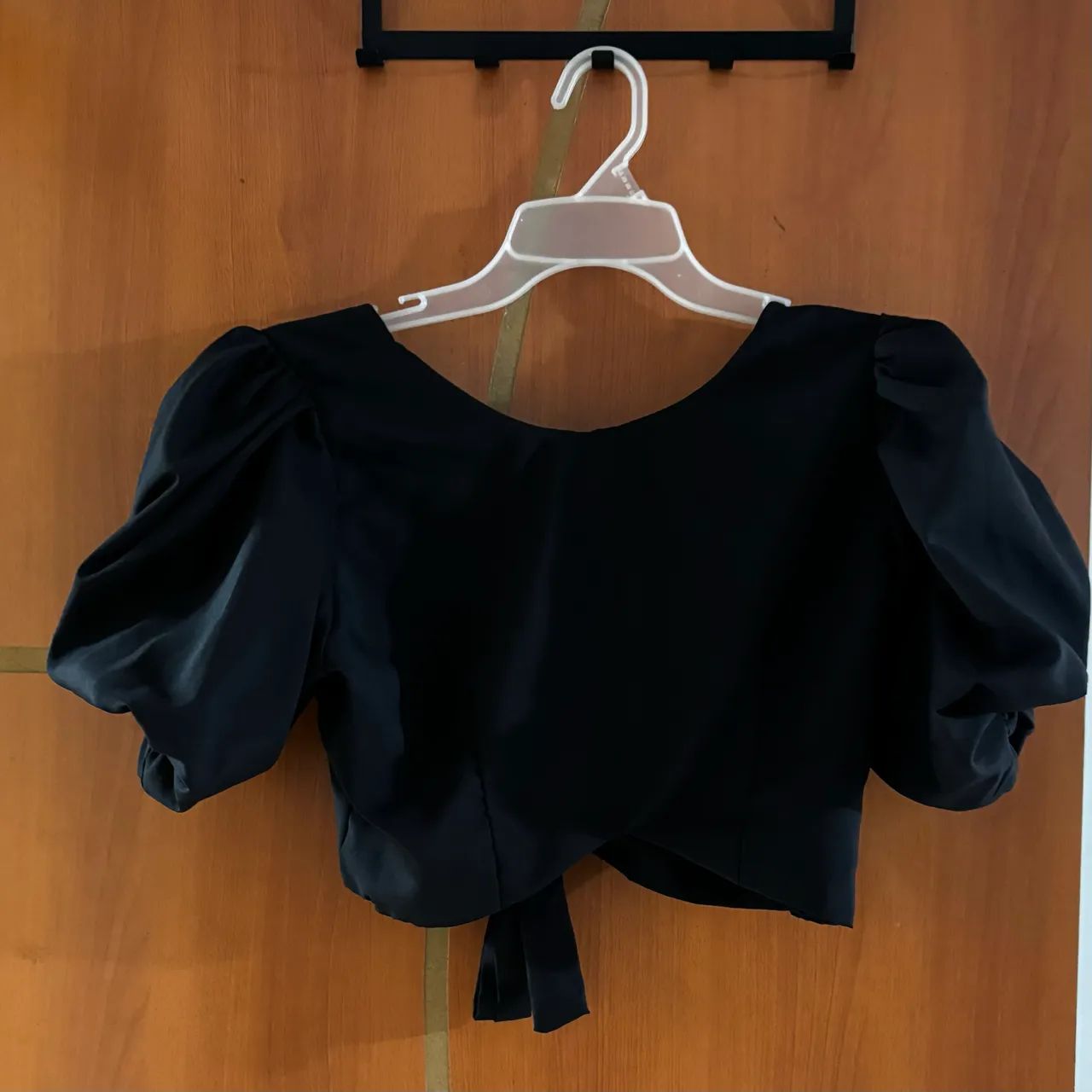 Blusa Preta com manga bufante 