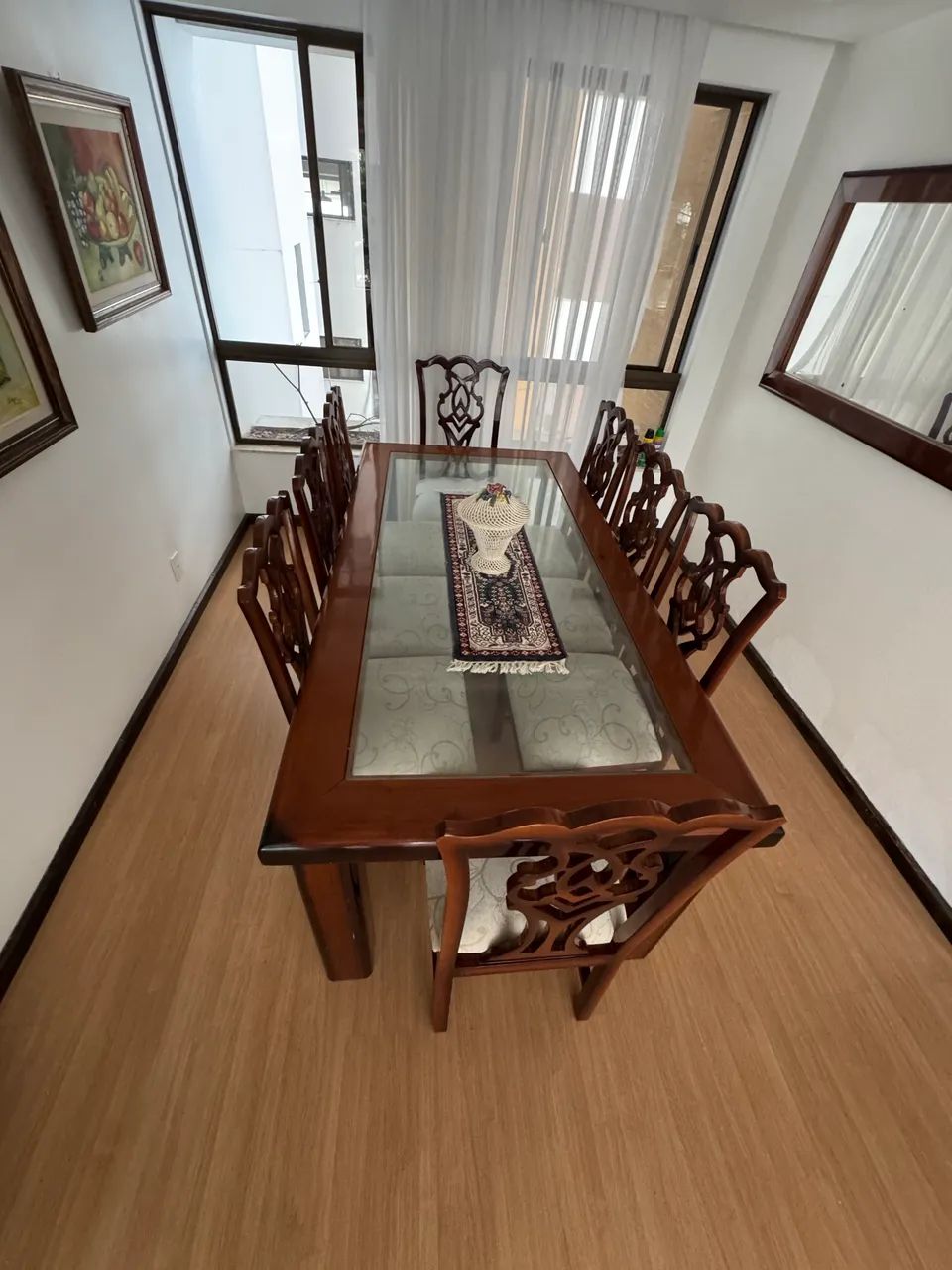 Vendo mesa com 8 cadeiras  - Foto 3