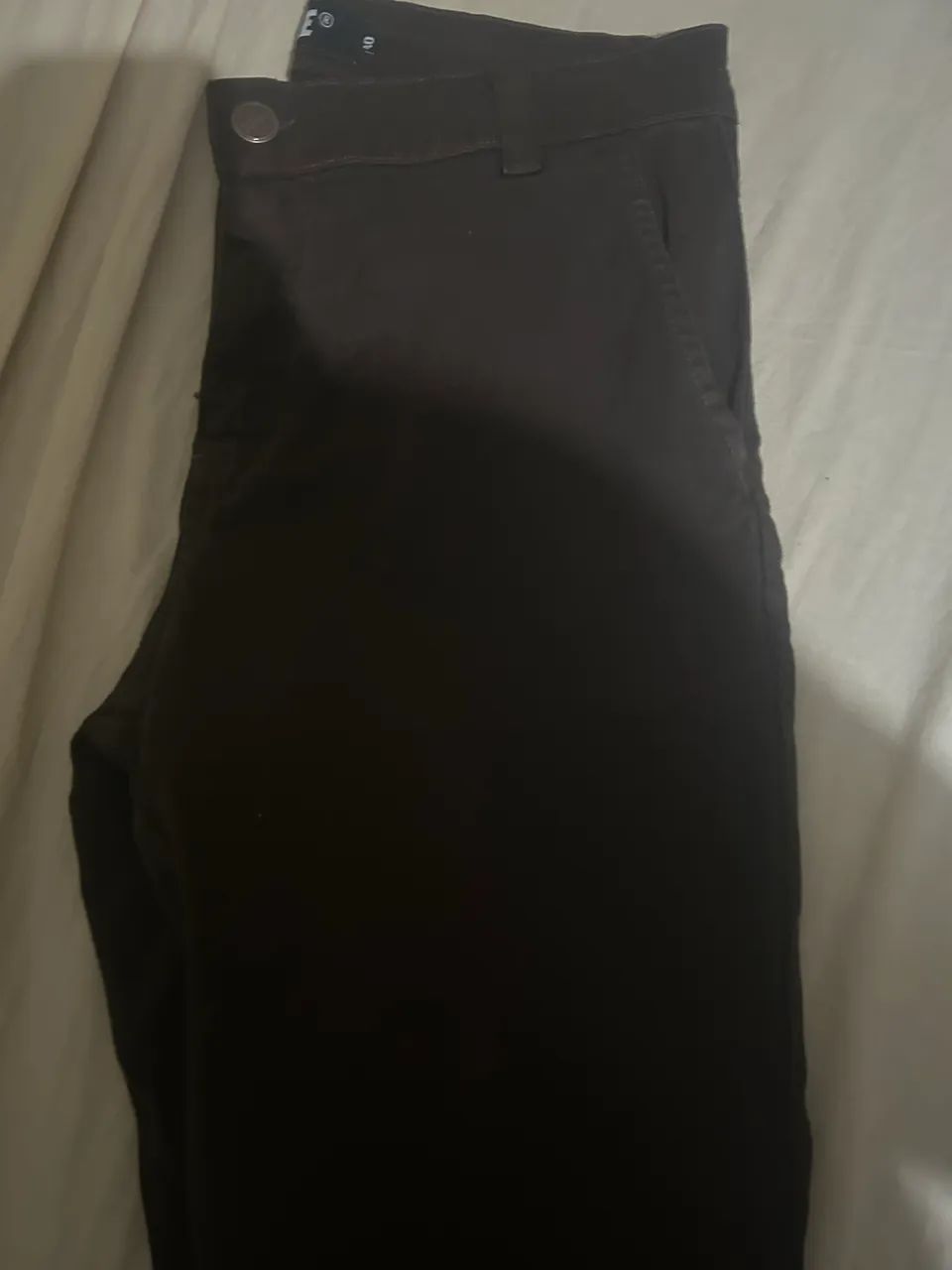 calça social chino, marrom. Nova. Nunca usada. - Foto 3