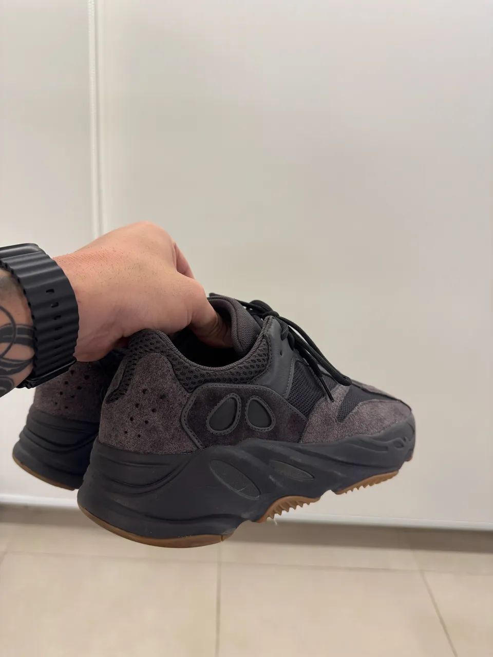 Yeezy 700 V1 Utility Black - Foto 3