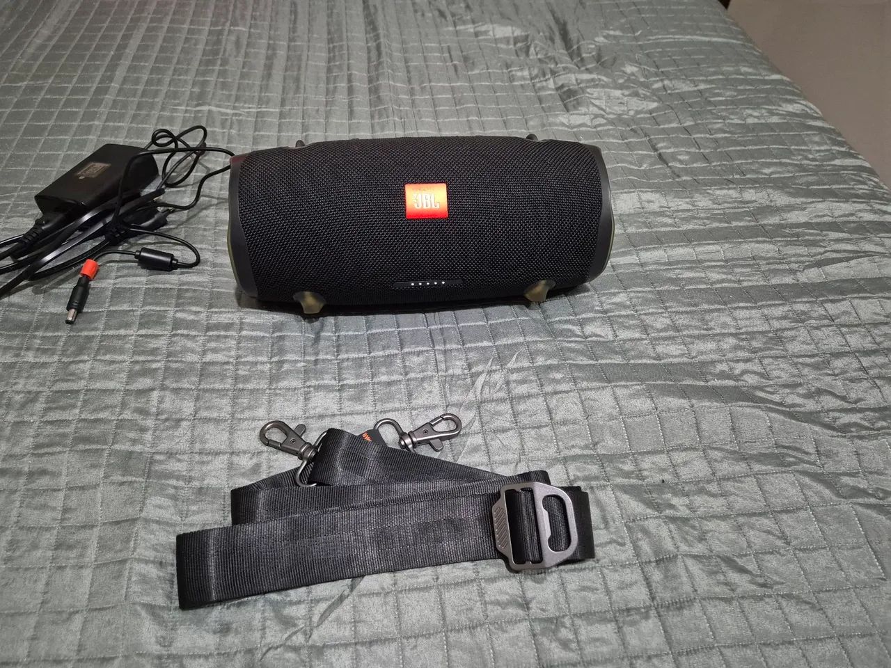 Caixa jbl extreme 2