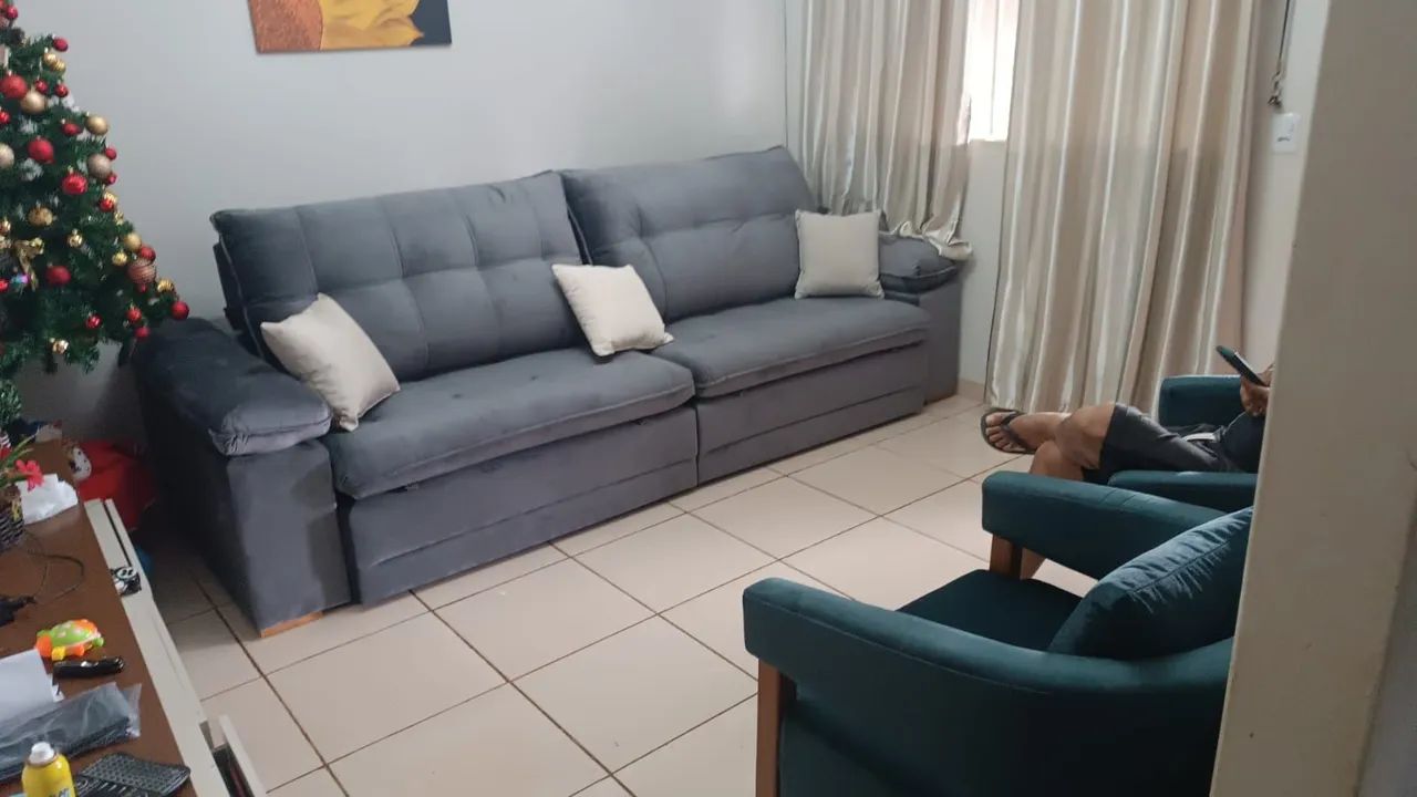 SOFÁ RETRÁTIL E RECLINÁVEL cinza escuro. ÓTIMO ESTADO E Impermeabilizado 3 metros 
